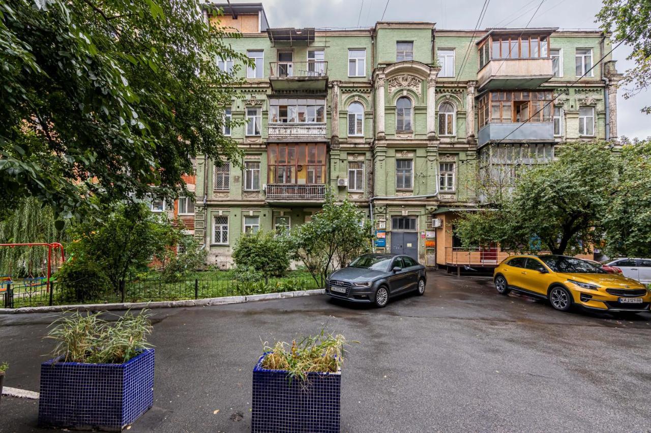 Kyiv Brown Loft Apartment Luaran gambar